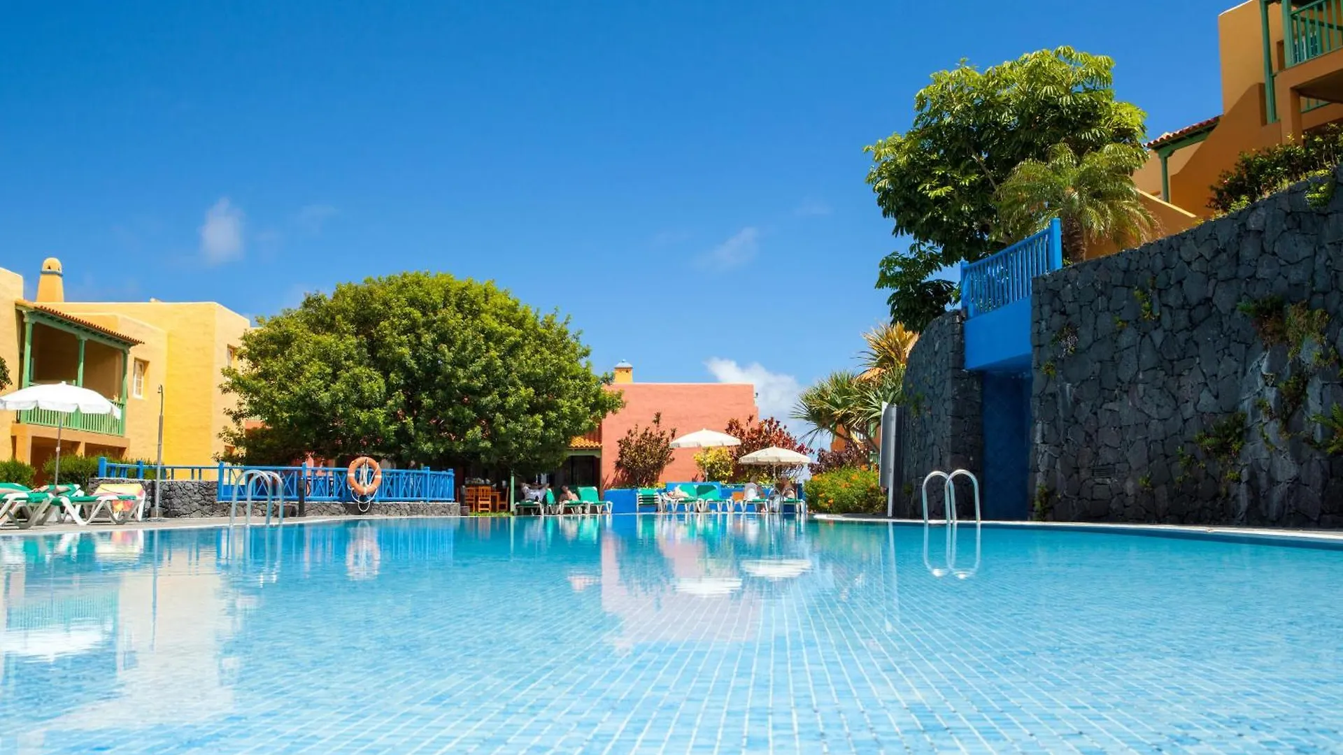 Apartamentos La Caleta Playa Cancajos.- BreNa Baja  Spanien
