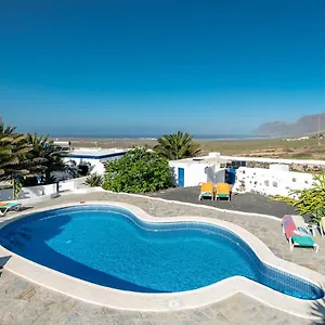  Country house Laderas